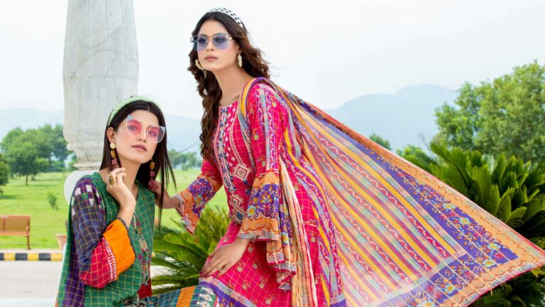 2-hot-girls-landscape-wearing-desi-dresses-glasses-with-attitude-garden 2-hot-girls-landscape-wearing-desi-dresses-glasses-with-attitude-garden